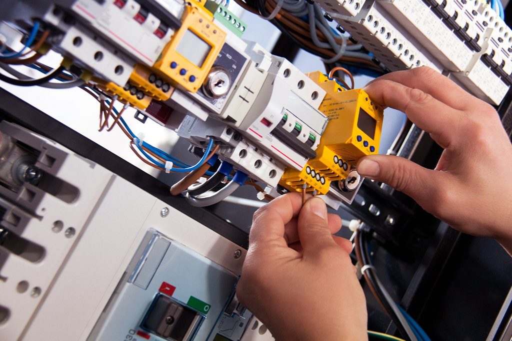 Luton-Electricians - Local Electrician in Luton